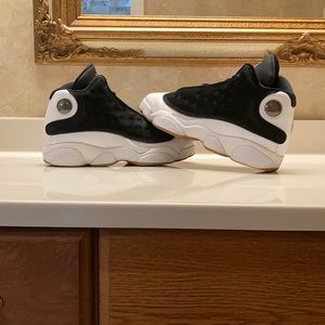 Jordan 13 Retro black white gum